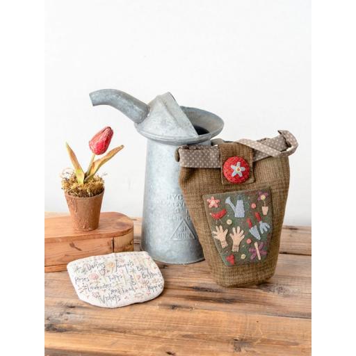 AMB_LiveToGardenBagFlowerGardenPurse.jpg